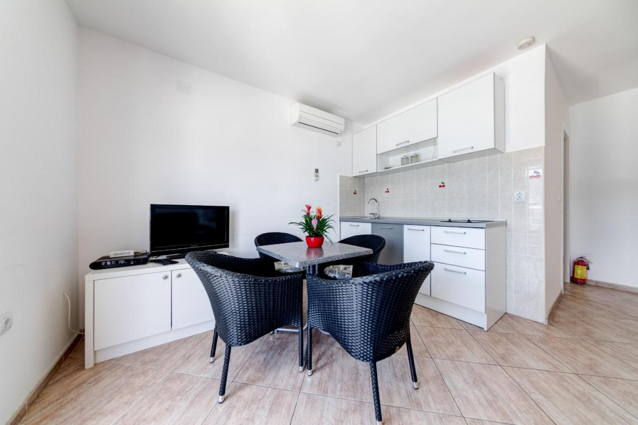 Apartments Tamaris Tivat Exterior foto